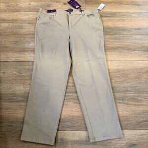 NWT Gloria Vanderbilt Amanda Tan Denim Jeans Slimming Stretch Tapered 18W Short